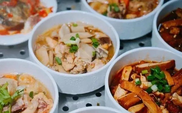 社區(qū)食堂訂餐能干嘛?是自己搭建訂餐平臺好還是加盟好？