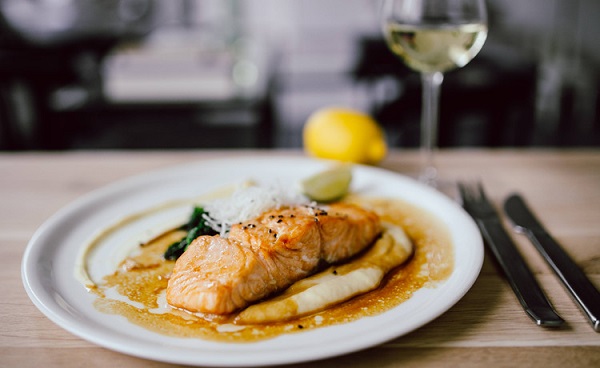 智慧食堂正在快速發(fā)展，智能化餐飲已勢不可擋